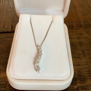 Beautiful Diamond/white Gold Journey Necklace